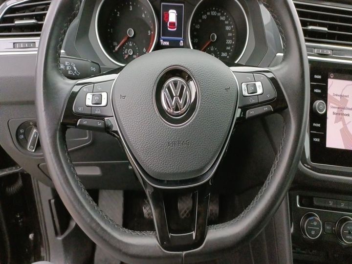 Photo 24 VIN: WVGZZZ5NZJW372700 - VOLKSWAGEN TIGUAN &#3916 