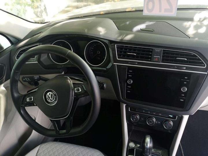 Photo 11 VIN: WVGZZZ5NZJW372789 - VOLKSWAGEN TIGUAN 