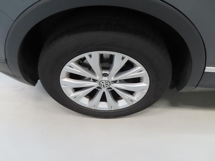 Photo 4 VIN: WVGZZZ5NZJW373648 - VOLKSWAGEN TIGUAN 