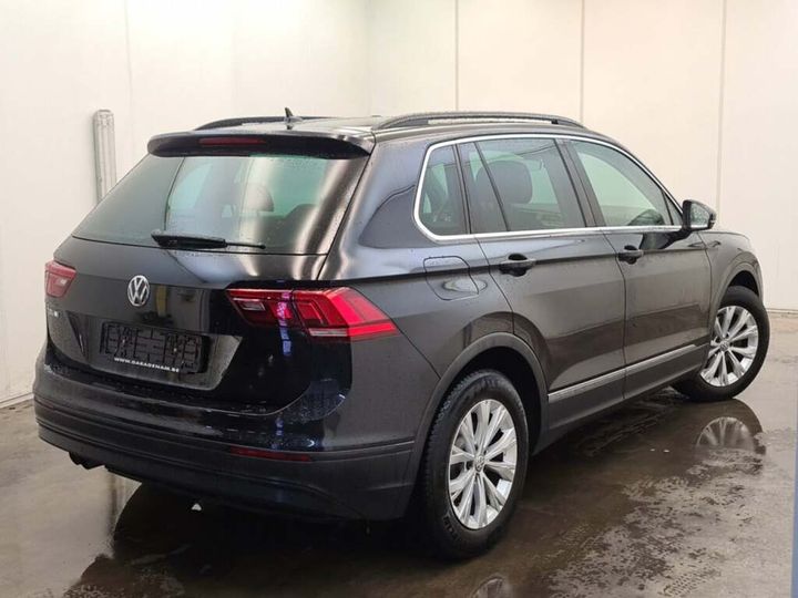 Photo 2 VIN: WVGZZZ5NZJW374151 - VOLKSWAGEN TIGUAN 