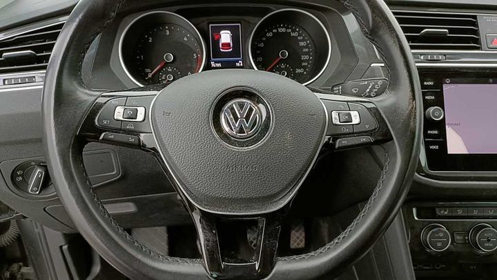 Photo 32 VIN: WVGZZZ5NZJW376477 - VOLKSWAGEN TIGUAN &#3916 