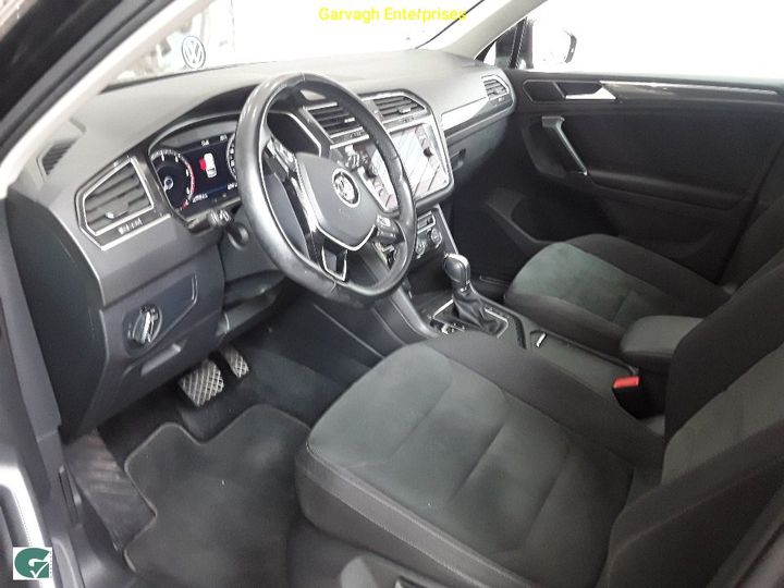 Photo 2 VIN: WVGZZZ5NZJW377466 - VOLKSWAGEN TIGUAN 