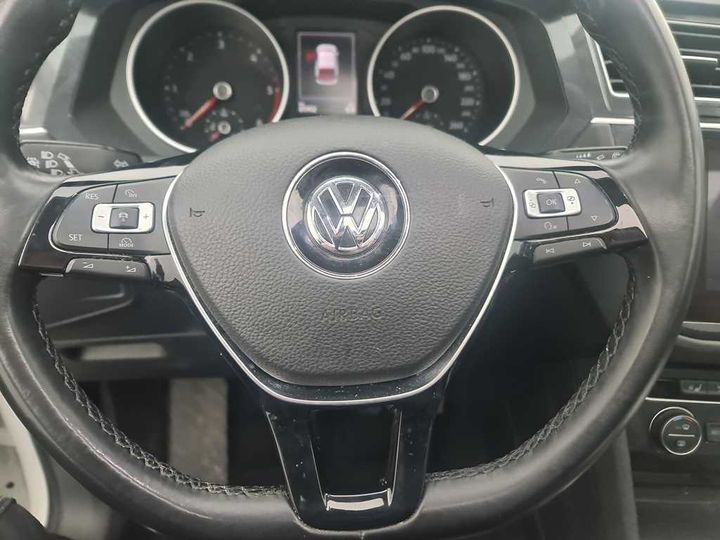 Photo 24 VIN: WVGZZZ5NZJW378117 - VOLKSWAGEN TIGUAN &#3916 