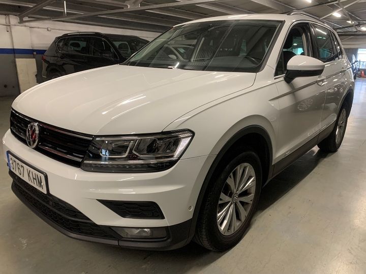 Photo 1 VIN: WVGZZZ5NZJW379479 - VOLKSWAGEN TIGUAN 