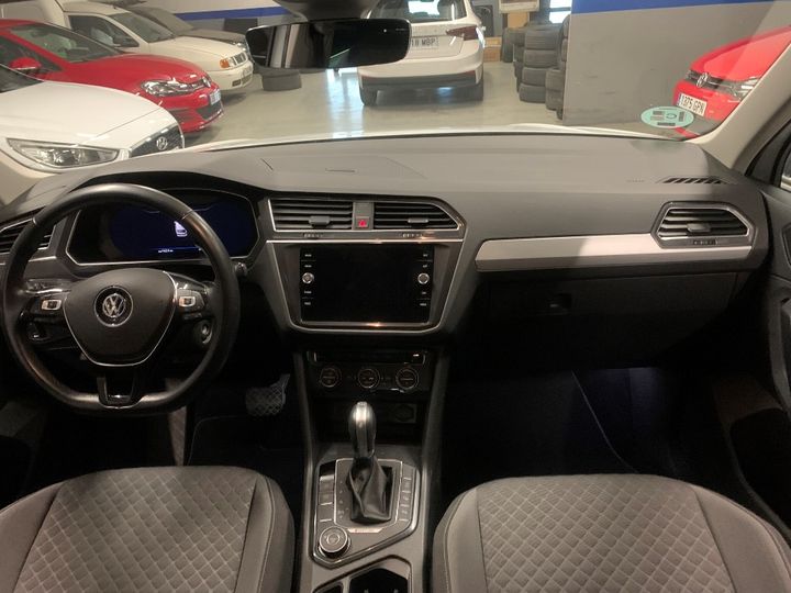 Photo 12 VIN: WVGZZZ5NZJW379479 - VOLKSWAGEN TIGUAN 