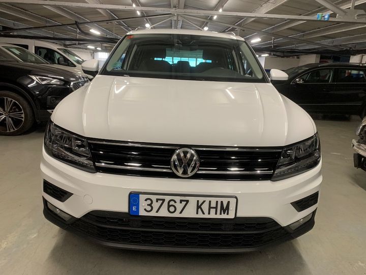 Photo 9 VIN: WVGZZZ5NZJW379479 - VOLKSWAGEN TIGUAN 