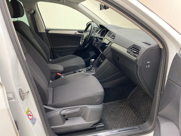 Photo 6 VIN: WVGZZZ5NZJW379600 - VOLKSWAGEN TIGUAN 2.0 TDI SCR 