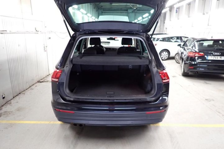 Photo 3 VIN: WVGZZZ5NZJW379631 - VOLKSWAGEN TIGUAN 