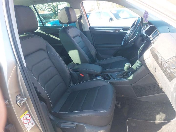 Photo 17 VIN: WVGZZZ5NZJW379706 - VOLKSWAGEN TIGUAN 