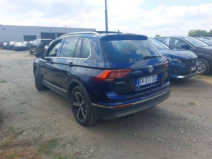 Photo 2 VIN: WVGZZZ5NZJW381424 - VOLKSWAGEN TIGUAN 