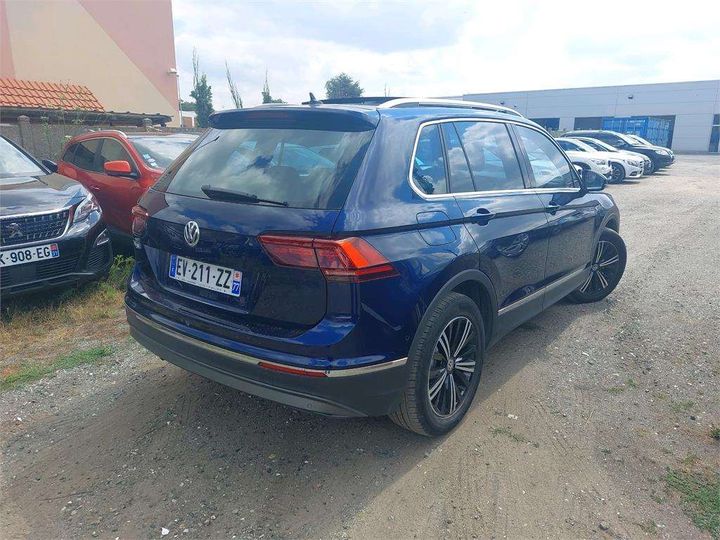 Photo 3 VIN: WVGZZZ5NZJW381424 - VOLKSWAGEN TIGUAN 