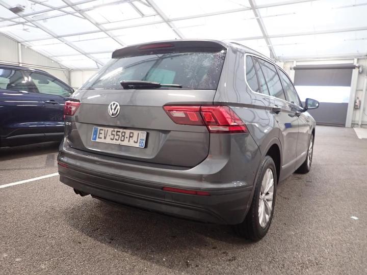 Photo 2 VIN: WVGZZZ5NZJW381863 - VOLKSWAGEN TIGUAN 