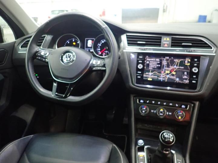 Photo 7 VIN: WVGZZZ5NZJW381863 - VOLKSWAGEN TIGUAN 