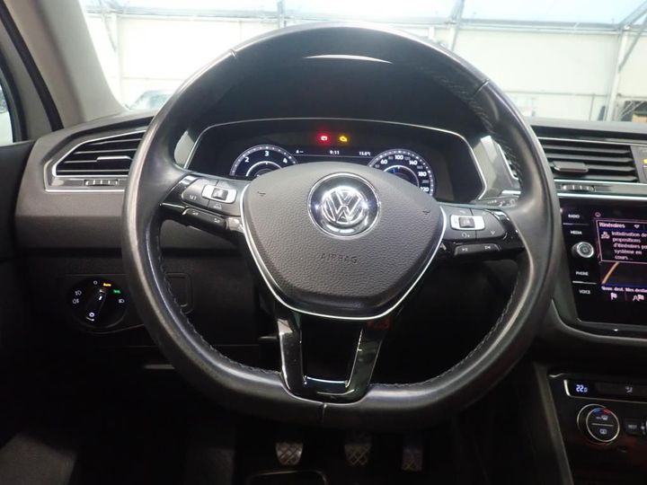 Photo 8 VIN: WVGZZZ5NZJW382377 - VOLKSWAGEN TIGUAN 