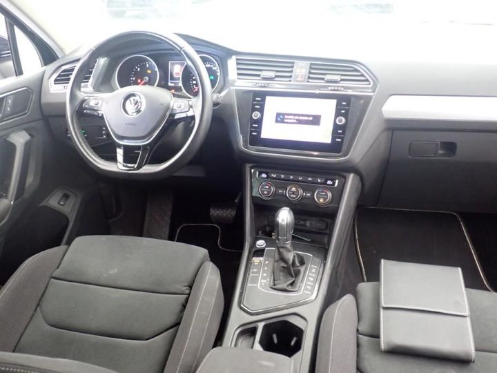 Photo 5 VIN: WVGZZZ5NZJW384584 - VOLKSWAGEN TIGUAN 