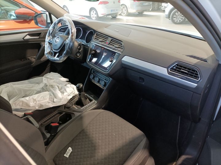 Photo 28 VIN: WVGZZZ5NZJW384796 - VOLKSWAGEN TIGUAN 