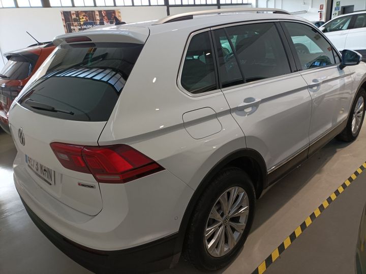 Photo 24 VIN: WVGZZZ5NZJW384796 - VOLKSWAGEN TIGUAN 