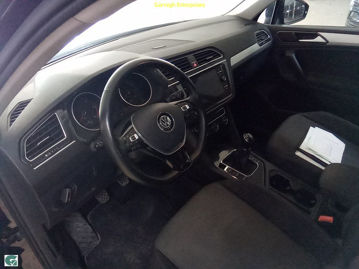 Photo 3 VIN: WVGZZZ5NZJW385193 - VOLKSWAGEN TIGUAN 