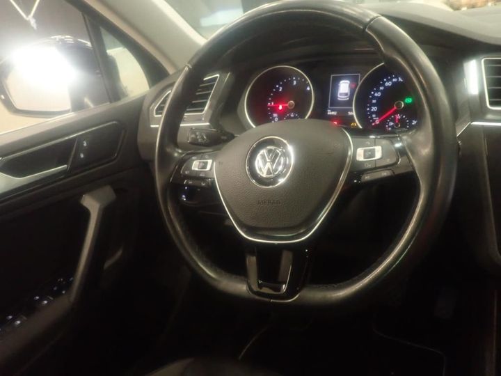 Photo 8 VIN: WVGZZZ5NZJW389131 - VOLKSWAGEN TIGUAN 