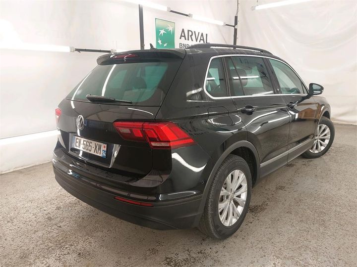 Photo 2 VIN: WVGZZZ5NZJW392065 - VOLKSWAGEN TIGUAN 