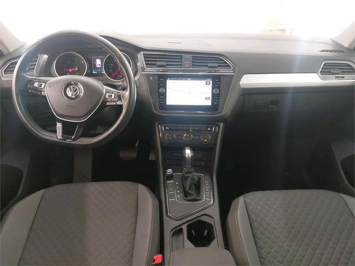 Photo 3 VIN: WVGZZZ5NZJW392065 - VOLKSWAGEN TIGUAN 