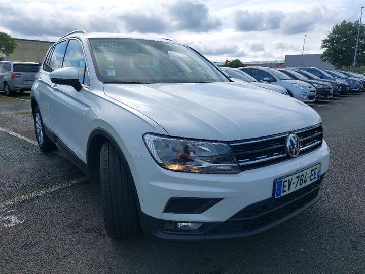 Photo 2 VIN: WVGZZZ5NZJW392505 - VOLKSWAGEN TIGUAN 