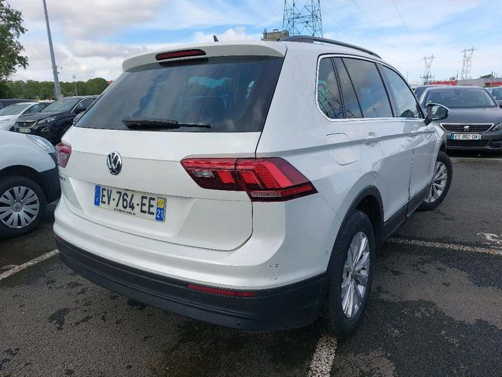 Photo 4 VIN: WVGZZZ5NZJW392505 - VOLKSWAGEN TIGUAN 