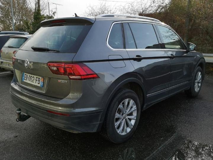 Photo 7 VIN: WVGZZZ5NZJW393907 - VOLKSWAGEN TIGUAN 