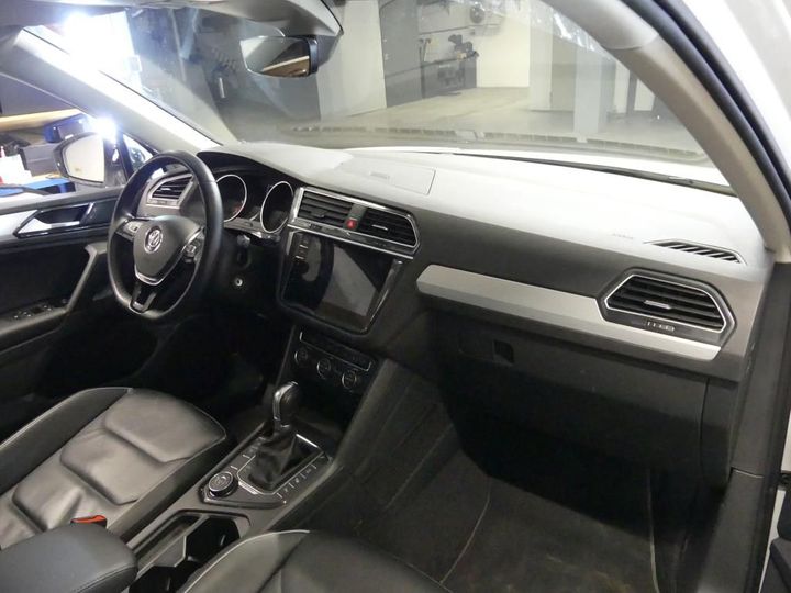 Photo 3 VIN: WVGZZZ5NZJW394111 - VOLKSWAGEN TIGUAN - 2016 