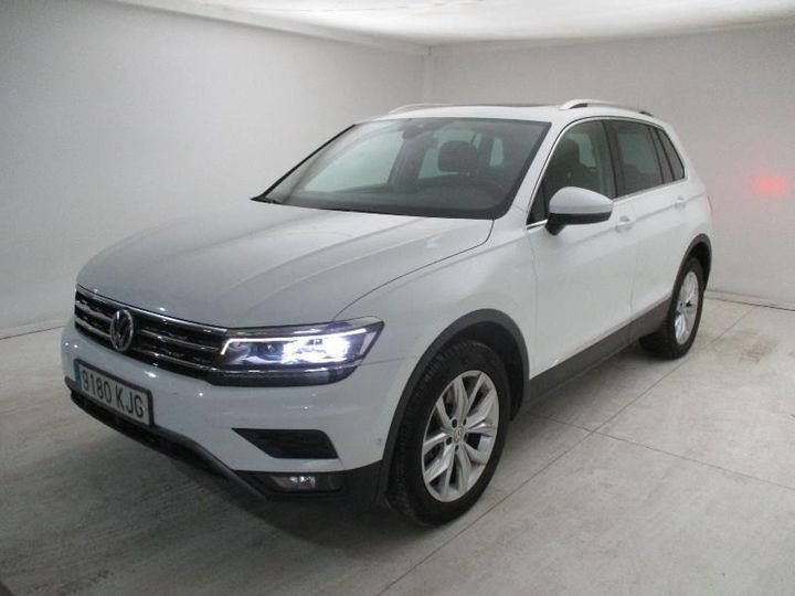 Photo 1 VIN: WVGZZZ5NZJW394678 - VOLKSWAGEN TIGUAN 