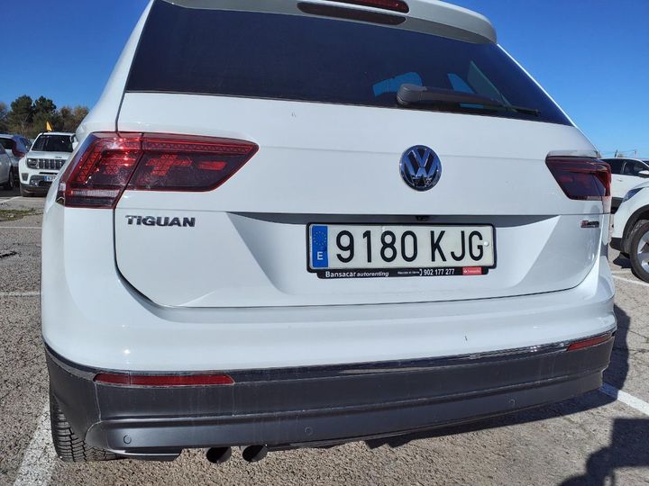 Photo 25 VIN: WVGZZZ5NZJW394678 - VOLKSWAGEN TIGUAN 