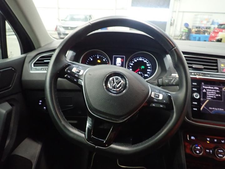 Photo 10 VIN: WVGZZZ5NZJW395444 - VOLKSWAGEN TIGUAN 