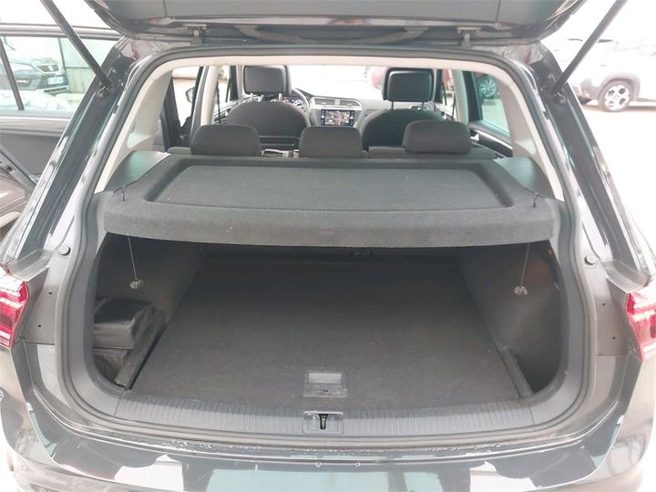 Photo 5 VIN: WVGZZZ5NZJW400631 - VOLKSWAGEN TIGUAN 