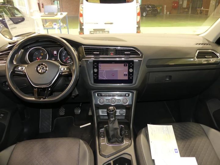 Photo 8 VIN: WVGZZZ5NZJW404695 - VOLKSWAGEN TIGUAN 