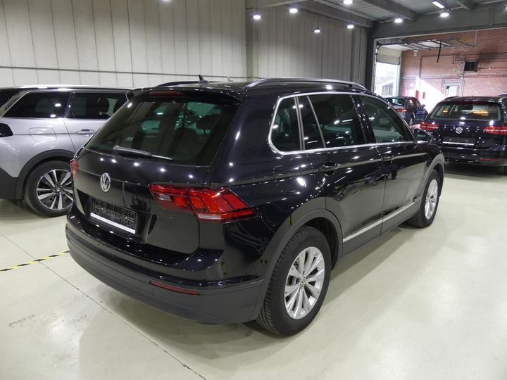 Photo 2 VIN: WVGZZZ5NZJW405414 - VOLKSWAGEN TIGUAN 