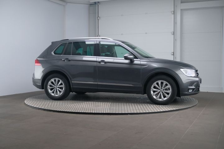 Photo 5 VIN: WVGZZZ5NZJW405510 - VOLKSWAGEN TIGUAN 