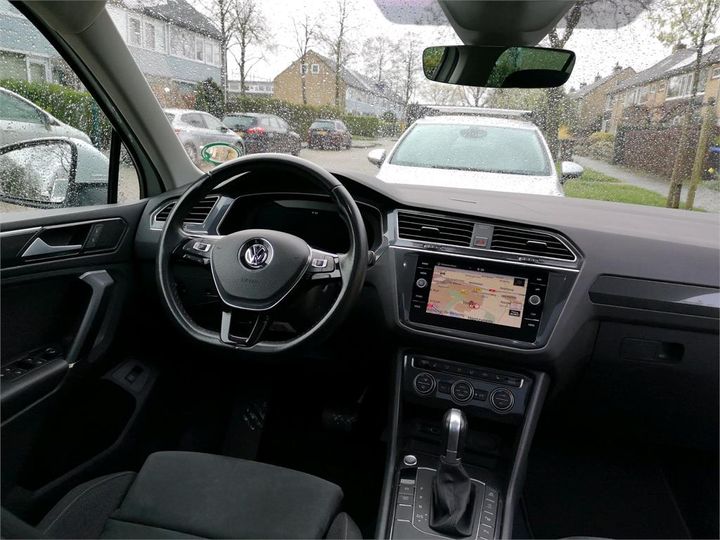 Photo 6 VIN: WVGZZZ5NZJW407984 - VOLKSWAGEN TIGUAN 