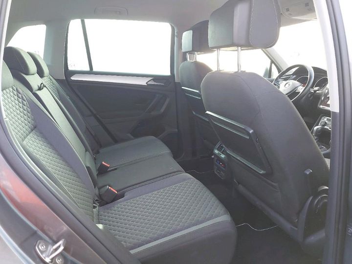 Photo 11 VIN: WVGZZZ5NZJW411023 - VOLKSWAGEN TIGUAN 