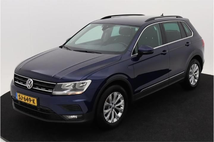 Photo 1 VIN: WVGZZZ5NZJW411917 - VOLKSWAGEN TIGUAN 