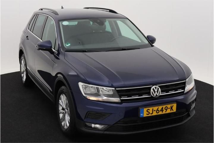 Photo 2 VIN: WVGZZZ5NZJW411917 - VOLKSWAGEN TIGUAN 