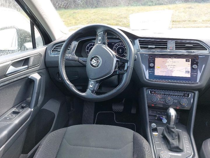 Photo 9 VIN: WVGZZZ5NZJW414417 - VOLKSWAGEN TIGUAN 