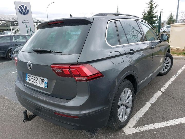 Photo 3 VIN: WVGZZZ5NZJW414667 - VOLKSWAGEN TIGUAN 