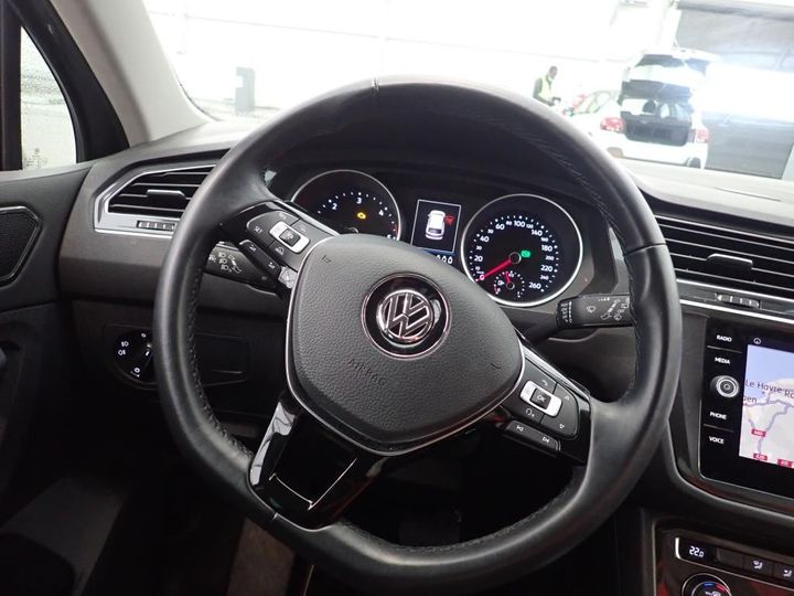 Photo 10 VIN: WVGZZZ5NZJW418030 - VOLKSWAGEN TIGUAN 