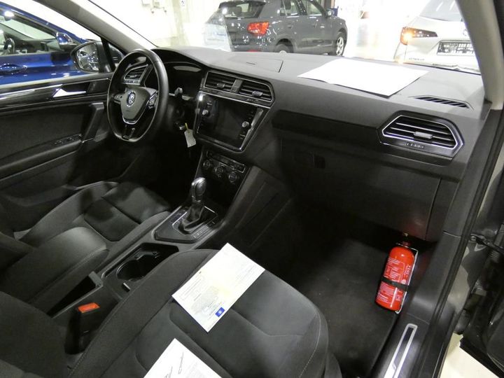 Photo 3 VIN: WVGZZZ5NZJW420292 - VOLKSWAGEN TIGUAN 