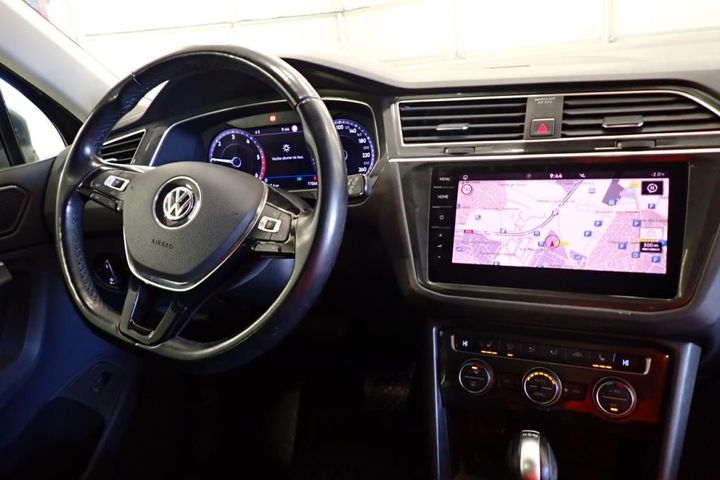 Photo 9 VIN: WVGZZZ5NZJW423383 - VOLKSWAGEN TIGUAN 