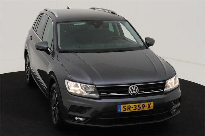 Photo 2 VIN: WVGZZZ5NZJW425717 - VOLKSWAGEN TIGUAN 