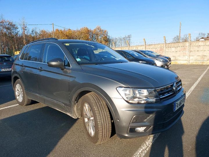 Photo 2 VIN: WVGZZZ5NZJW431821 - VOLKSWAGEN TIGUAN 