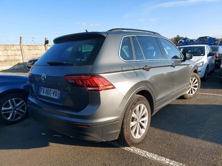 Photo 4 VIN: WVGZZZ5NZJW431821 - VOLKSWAGEN TIGUAN 