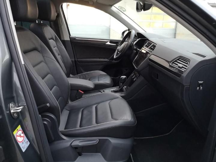 Photo 5 VIN: WVGZZZ5NZJW435996 - VOLKSWAGEN TIGUAN 