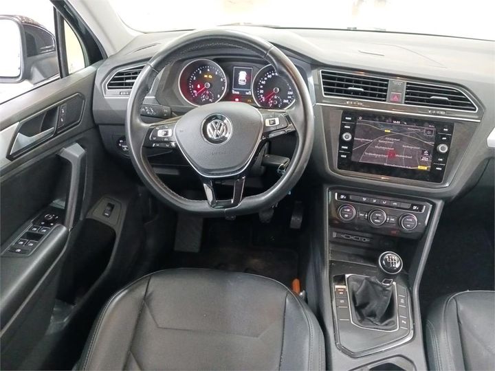 Photo 5 VIN: WVGZZZ5NZJW438523 - VW TIGUAN 